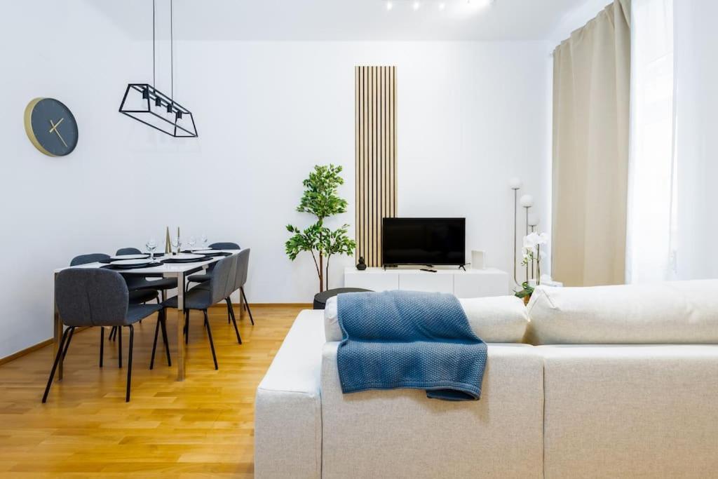Orestaliving - Spacious 2Br On The Danube Canal Viena Exterior foto