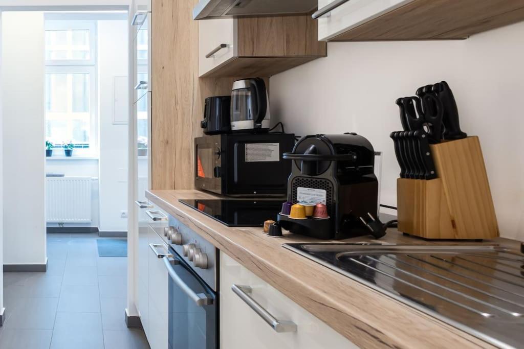 Orestaliving - Spacious 2Br On The Danube Canal Viena Exterior foto